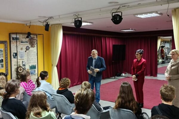 Театральна педагогіка